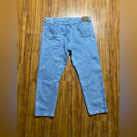 Wrangler Men’s Rugged Wear 5 Pocket Cotton Straight Leg Jeans Size 44 X 30 - Picture 4 of 15